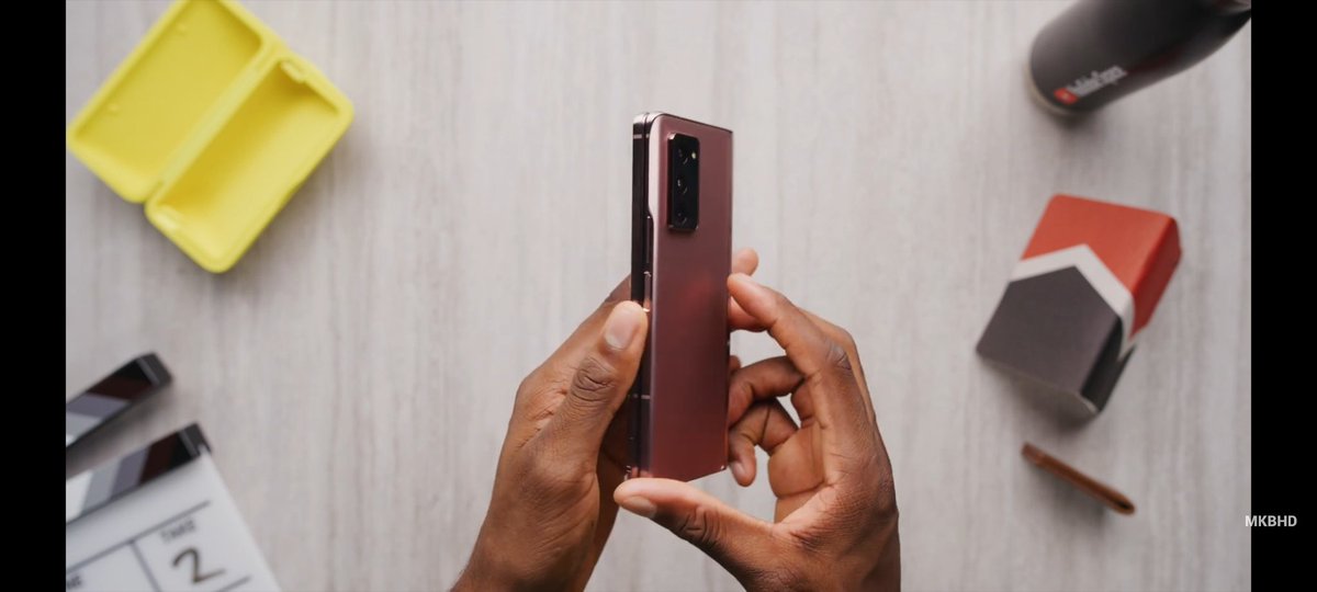 mycks45's tweet photo. @MKBHD Everything is folded... 

Egg or what??? https://t.co/yVyNNACEF4