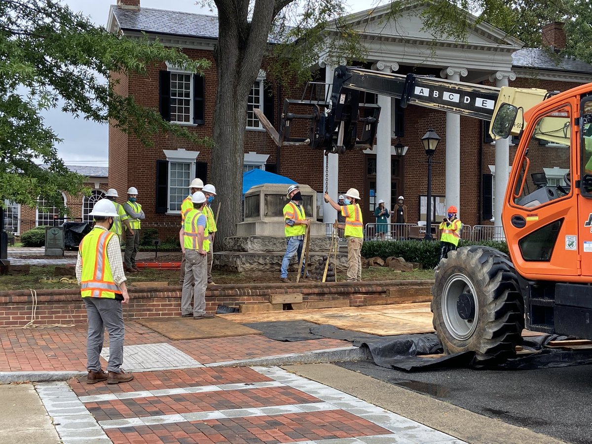 without the cannons, the cannonballs look like a big pile of poop