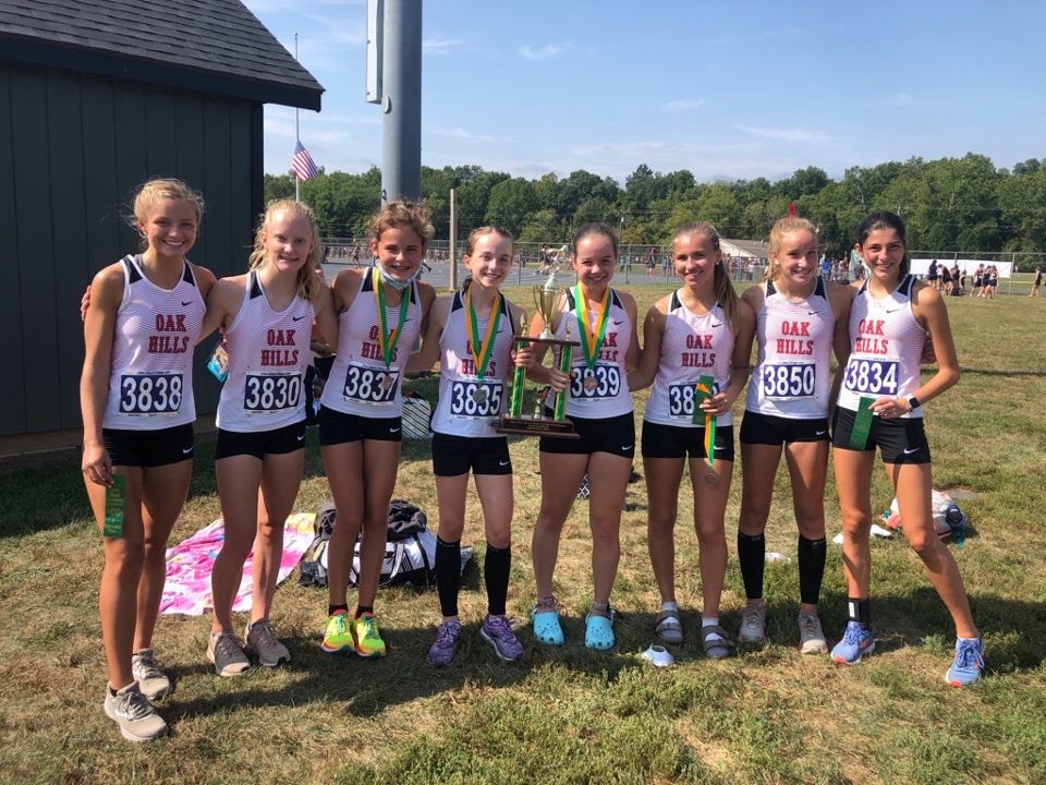 Congratulations to the varsity girls who took home first and the JV girls who took home second🥳 Another great week of racing #oneweekclosertostate