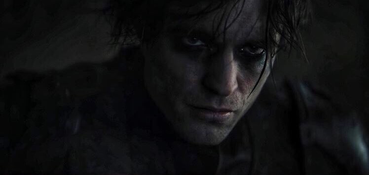 BatSource1's tweet photo. Like if you were on board with Pattinson’s Batman casting from the very beginning https://t.co/G24IelsRaH
