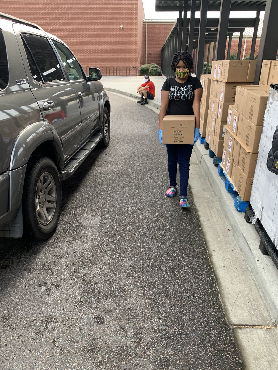 So proud of my granddaughter for giving back and serving the community. Teach them young and the lessons will carry for a lifetime! @E_B_Ellington @virginiapatte10 @SalesNereida @brazier1066 @tarapaigehewan @sugee27