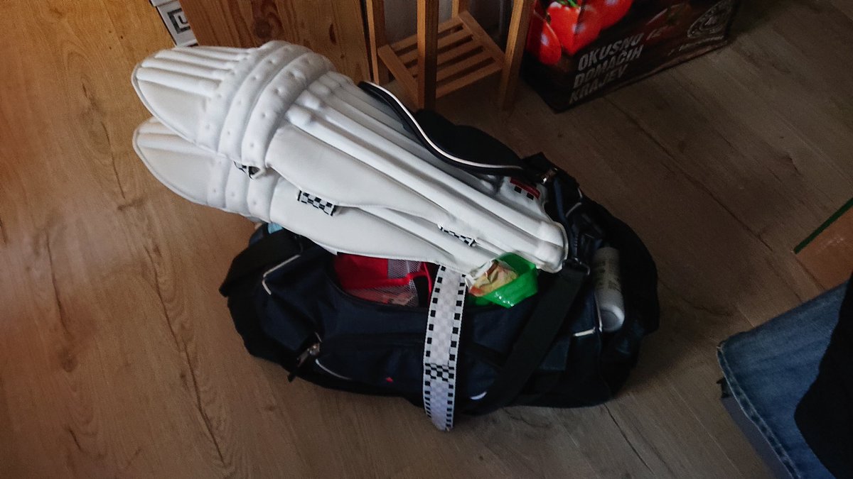 jost_hobic's tweet photo. The moment I realised that with pads I need bigger bag 🧐🤔😬 #cricketProblems https://t.co/D6XygyOBim