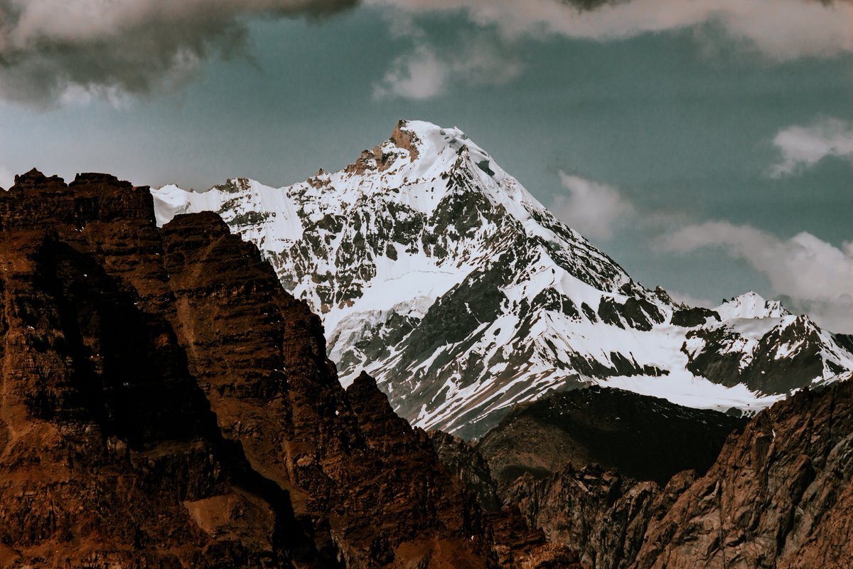 And He has set firm mountains in the earth so that it would not shake with you...  (Quran, 16:15)

#kargil #ladakh #exploremore #soft_vision #Himalayas #yourshotphotographer #lastingvisuals