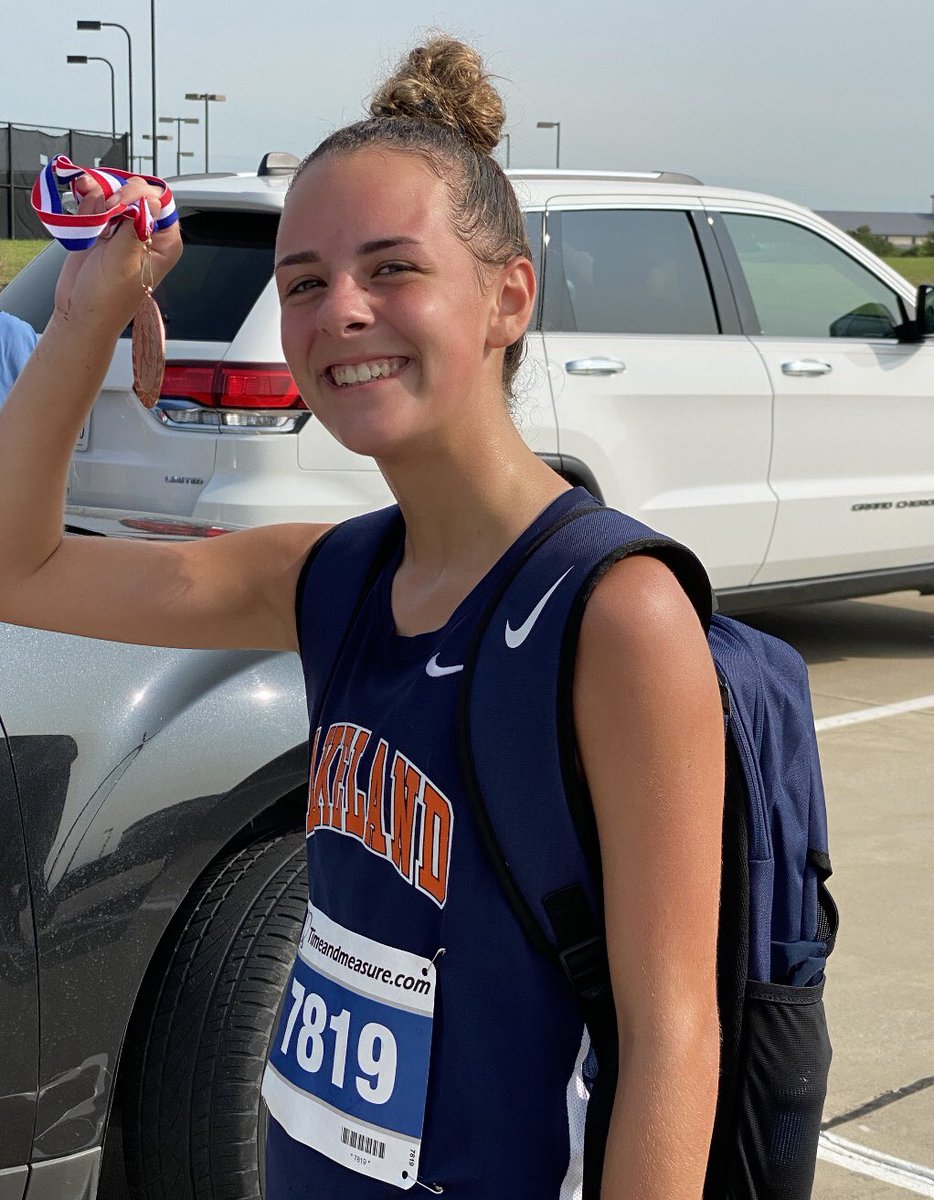 gingell_emily's tweet photo. First Wakeland cross country meet on JV! I placed 9th overall and our team placed first!! https://t.co/AzNFzQGUH6