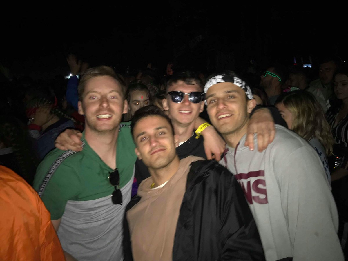 carl_wolfenden's tweet photo. Happy birthday to this absolute weapon on a person. Miss you bro 🎁🎂 https://t.co/xDbTwJe9kn