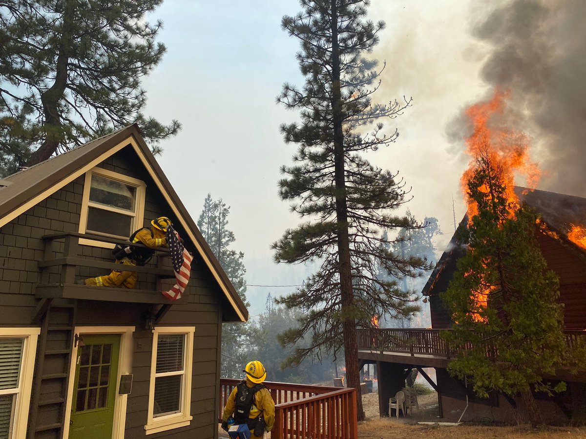 SJFD's tweet photo. #SJFD Engine 14 worked with other Strike Team XSC 2301A Engines to defend this home and protect others down the line. They are currently providing mutual aide on the #CreekFire. https://t.co/qnCgWnSIu7