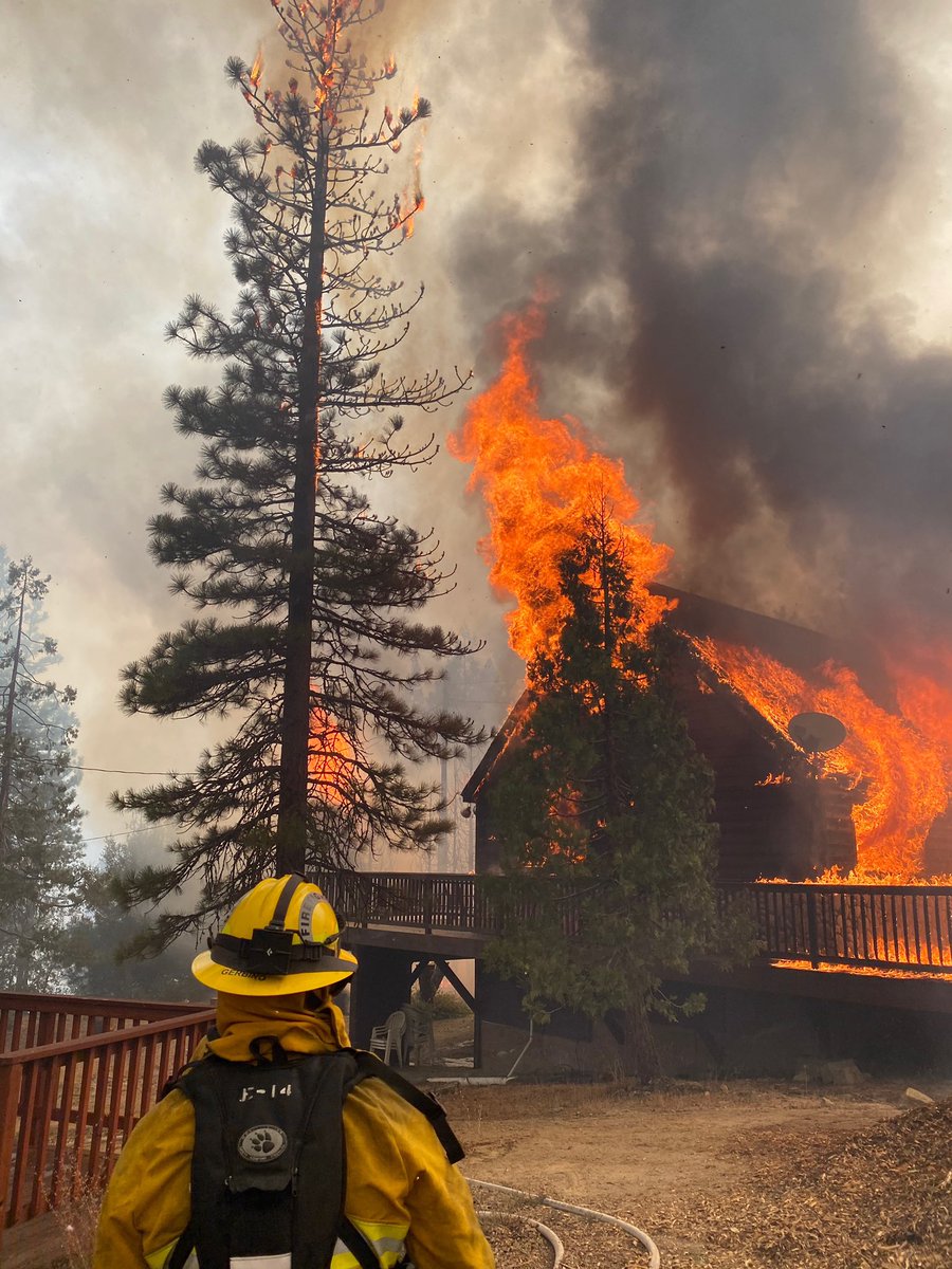 SJFD's tweet photo. #SJFD Engine 14 worked with other Strike Team XSC 2301A Engines to defend this home and protect others down the line. They are currently providing mutual aide on the #CreekFire. https://t.co/qnCgWnSIu7