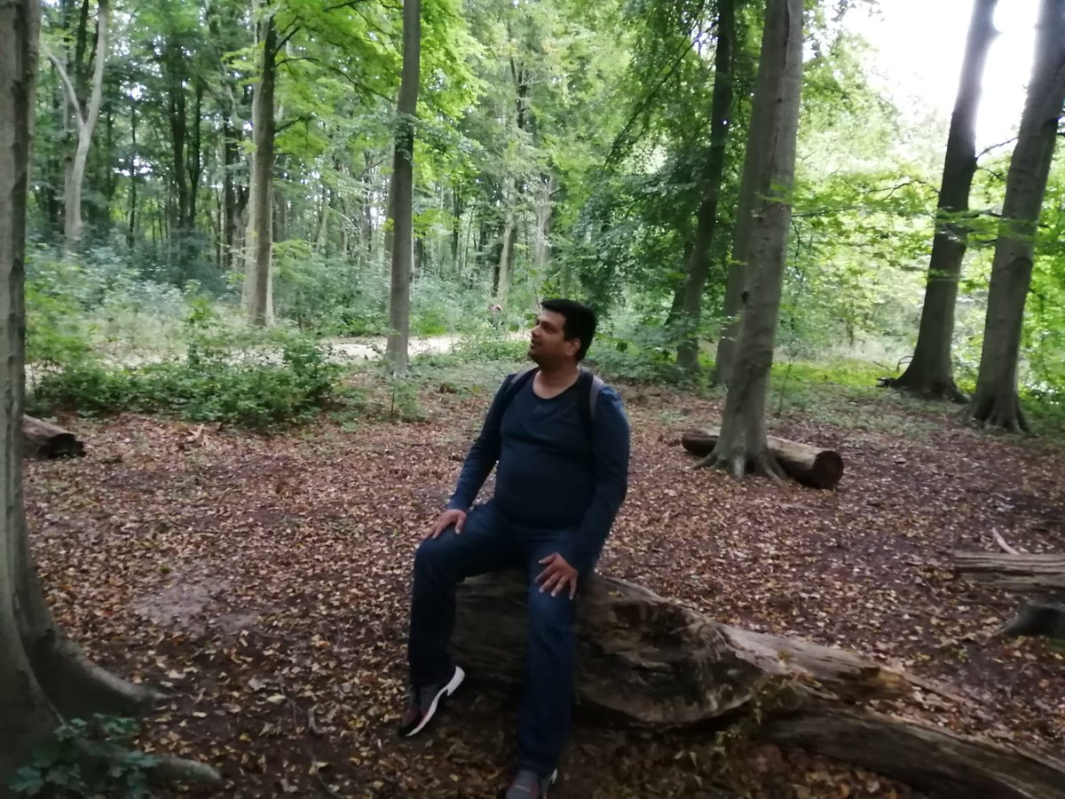 vascoismad's tweet photo. @fjamie013 could you please sharpen this image a little and Photoshop some animals around me so that it resembles the 'One With Nature' photo of Arnold Schwarzenegger? https://t.co/V1kvZxj9Ov