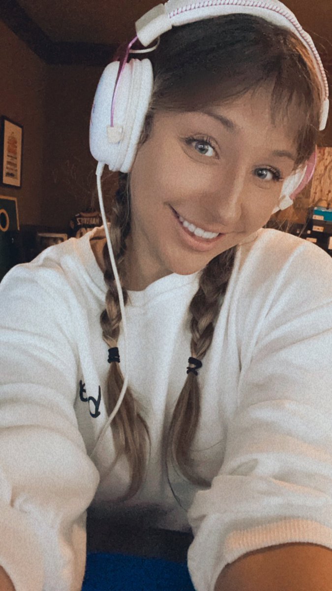 JessicaBlevins's tweet photo. I’ve joined the #bangtrain Kappa come hang. Self-care Saturday https://t.co/MD8JQnqnT0 https://t.co/sfuvQxvJCk