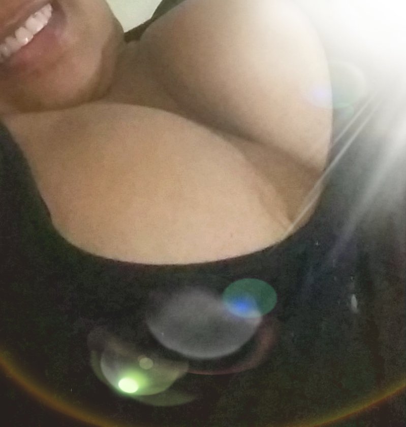 BbwKaylla's tweet photo. Saudades de vcs amores!!! Um ótimo sábado cheio de amor e CALOR !! 👄👄👄 https://t.co/zFuie0oi6t