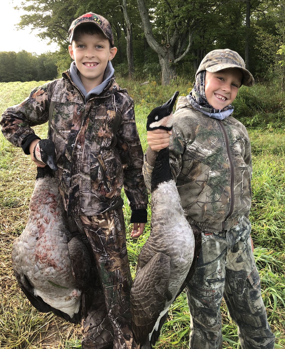 #takeakidhunting 
Good opening weekend hunt here, making memories with the kids.