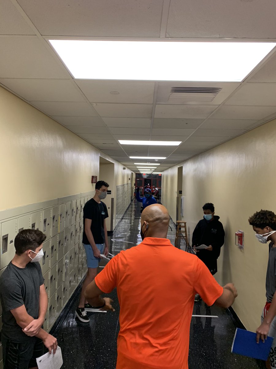 HMLSrHighSchool's tweet photo. #Trojans getting ready for Fall Sports #WhyYouShouldBeATrojan #WeAreHML #50YearsUnbroken @AthleticsHml @HMLActivities @HMLYearbook2021 @alexsantoyo75 @NROSup @Diaz_NRO @GMAC_MDCPS https://t.co/eajDEzuRnZ