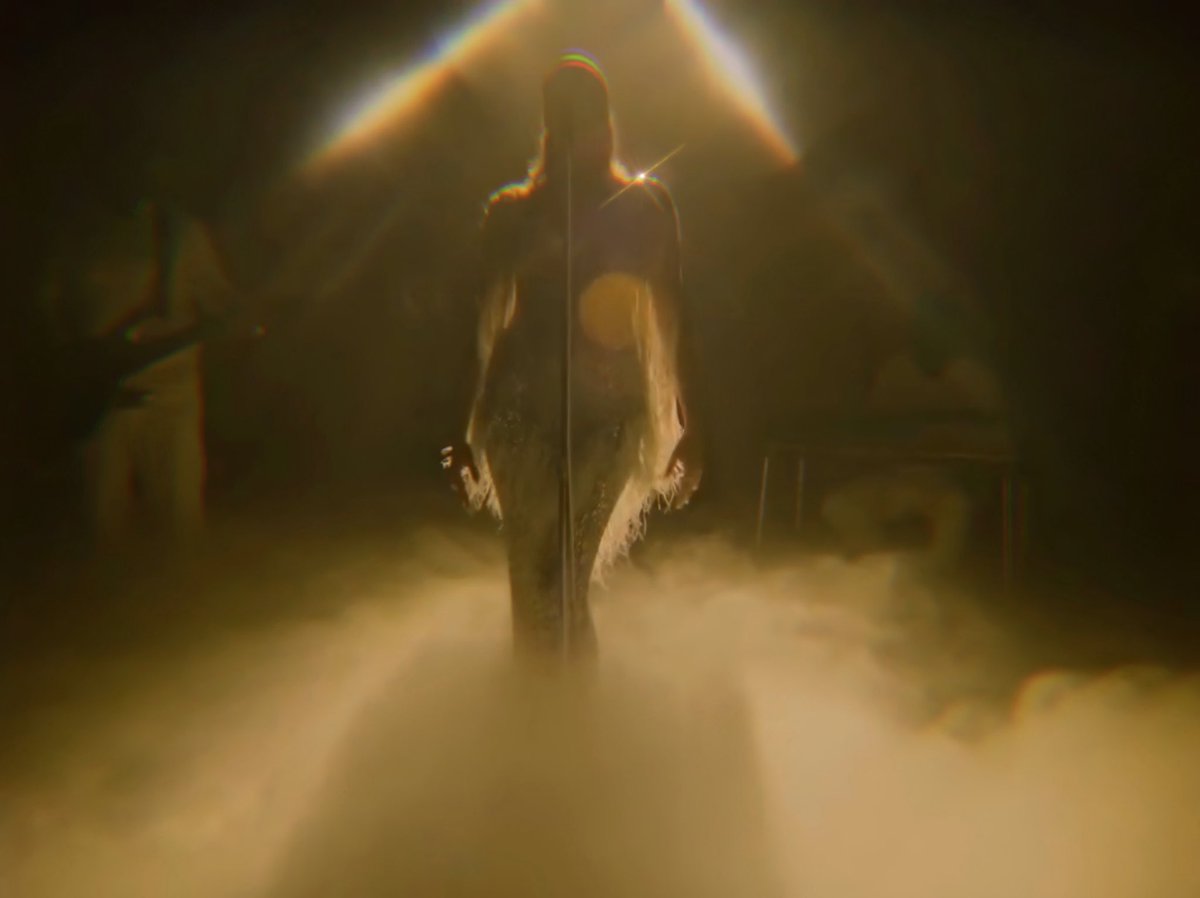 SnohDaily's tweet photo. Snoh made her late night TV debut with a performance of ‘Whoa’ at @JimmyKimmelLive. Full performance is now available on YouTube 💫 https://t.co/v4B3HQZsxU https://t.co/vOc2ZijCVS