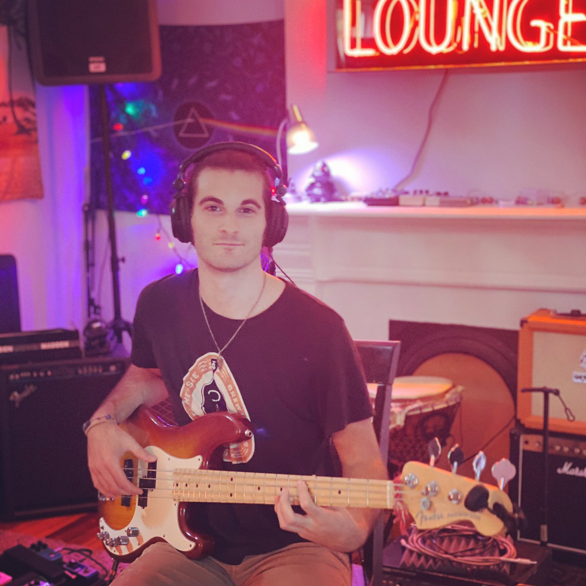 sweetfevernash's tweet photo. Finishing up some new tracks https://t.co/iDhh6aKsNk