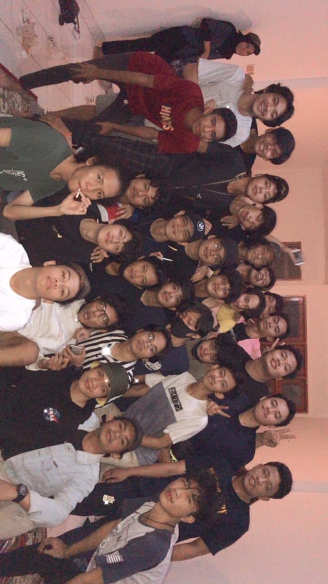 notfakboyyy's tweet image. excuse me