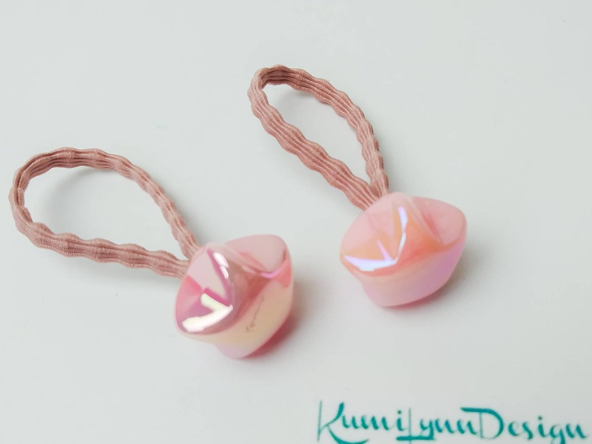 kumilynn59's tweet photo. Ich freue mich, den jüngsten Neuzugang in meinem #etsy-Shop vorzustellen: 2x Haargummiset mit Herzen -Perlmutschimmer- #haargummi #schmuck #zopfgummis #madchen #zopfgummi #kumilynndesign #sterne #haarschmuck #handmade https://t.co/d3DlLPiTP4 https://t.co/TDQp58c8HL