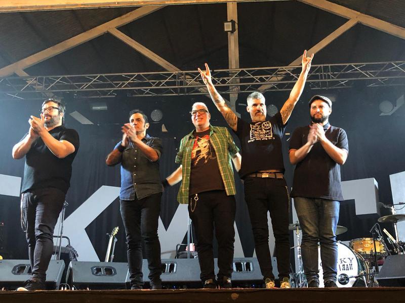 cuicoperazzo's tweet photo. Gracias!!! Se volvió y estamos felices!!!
Hoy y mañana ya agotadas.
Quedan agunas para La Trastienda y también para el Florencio Sánchez!!
#vamonosotros #trotskyacustico https://t.co/F76KThAE0U