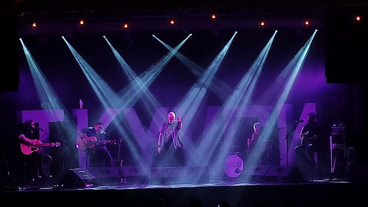 cuicoperazzo's tweet photo. Gracias!!! Se volvió y estamos felices!!!
Hoy y mañana ya agotadas.
Quedan agunas para La Trastienda y también para el Florencio Sánchez!!
#vamonosotros #trotskyacustico https://t.co/F76KThAE0U
