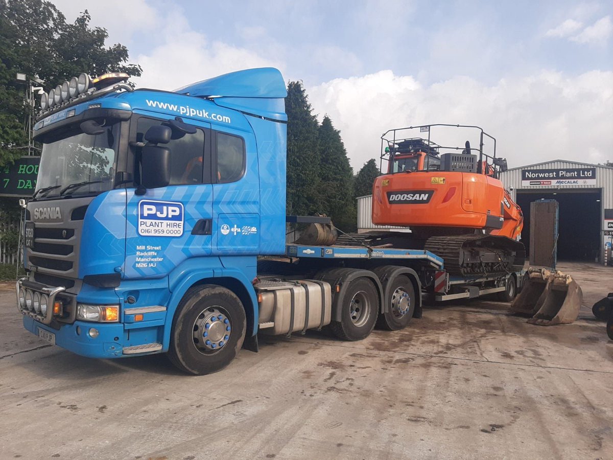 NorwestPlant's tweet photo. Thank you to @pjphire  who have just added another #Doosan DX235LCR to there fleet! 💪🏼

#excavator #planthire #diggerhire #earthmover @DoosanEquipment https://t.co/PesoxjlG07