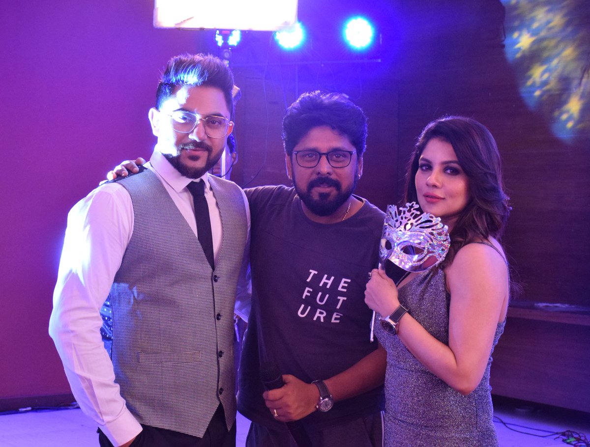 imkrishhazra's tweet photo. দেখুন #WTP #HaranoPrapti 13th September,রবিবার 3 PM
@ZeeBanglaTv @greentouchent @Rajachanda @myslf_soham @Paayel_12353 @tnusreec #Ayoshi #Uday #WTPHaranoPrapti https://t.co/tNPrlcUyyd
