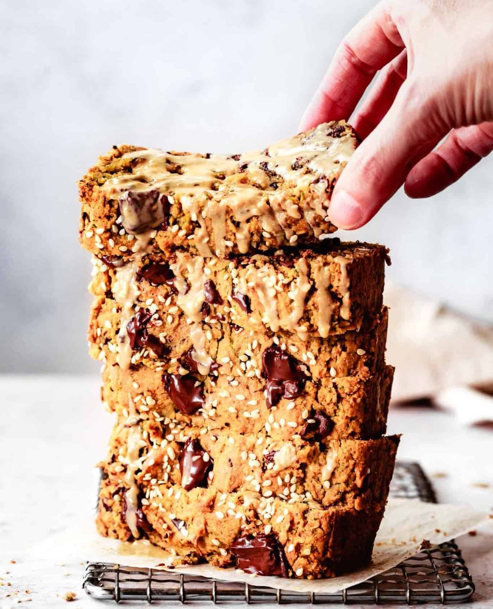 ☎️ Calling all tahini lovers! This Zucchini Tahini Bread with Chocolate is perfect for you! Top with sesame seeds and enjoy a warm slice for breakfast this weekend! 

Full Recipe from <a href="/AlannaTT/">The Bojon Gourmet</a>: bit.ly/PaleoZucchiniT…