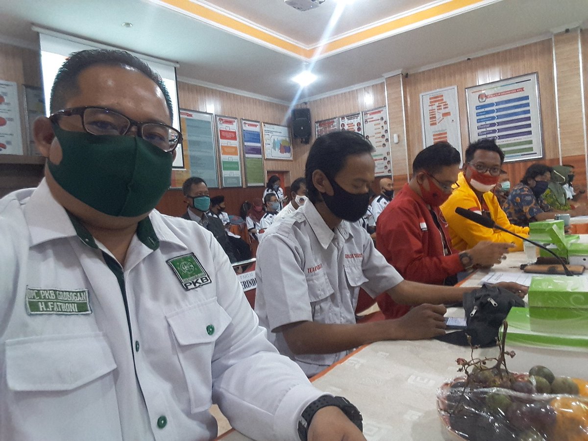 fathoniGS's tweet photo. Bertugas #pkb @FpkbG @PkbGrobogan https://t.co/0MChY7ZPij