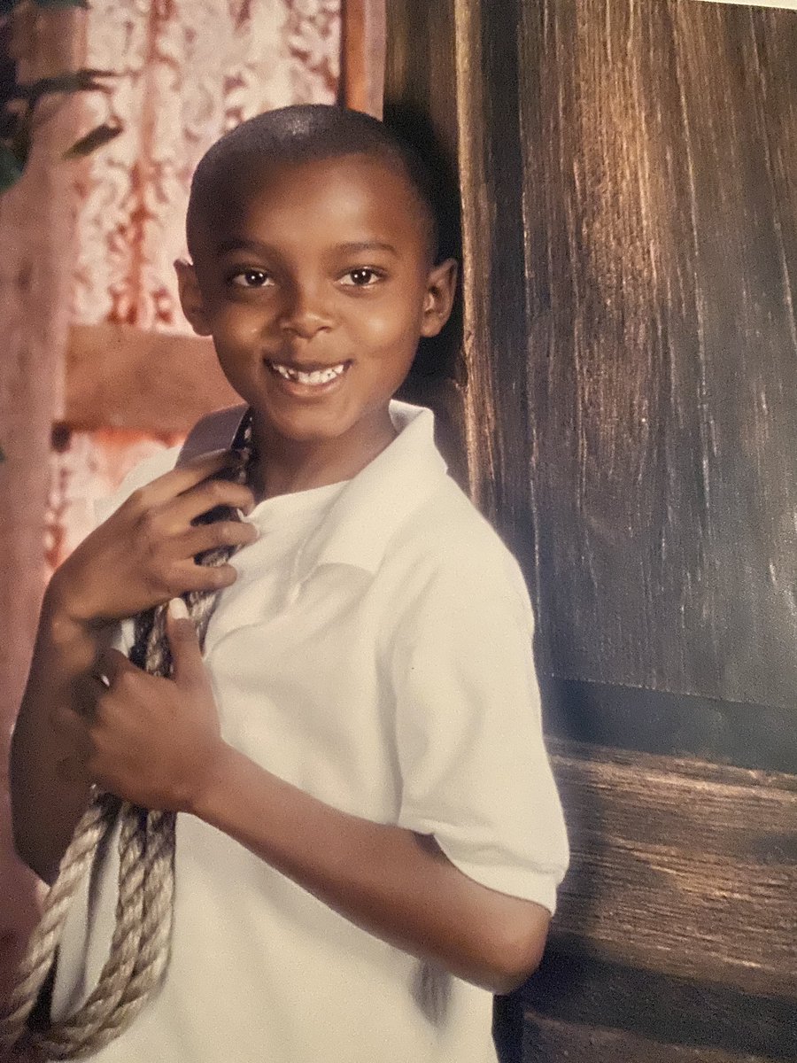 Sk1nandBonez's tweet photo. This why my mama never bought my school pictures 😂 I know she used to be annoyed https://t.co/HGC3GOzOML