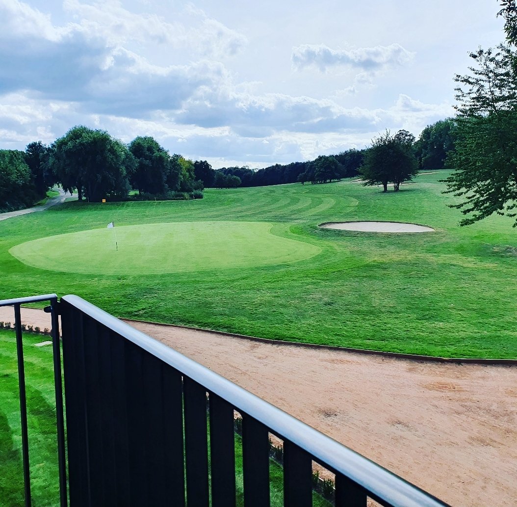 GilhamGremo's tweet photo. They've only gone and done it after 9 (very long 🙄) years!! Congrats Team Charing at this year's Wyder Cup tournament ⛳🙏🥂 @thecave
#wags #takingoverthehotel #minibreak #theywon #toomuchfizz #thecave #party #roomwithaview #lads #theblues #matesforlife https://t.co/rnhI0cdgJ6