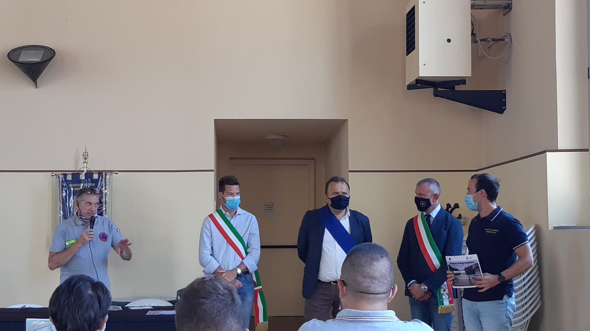 lelelatta's tweet photo. La consegna degli attestati ai #Volontari a #MoranosulPo in occasione de #ilborgoinsocial
Da sinistra @danteferraris della @PCProvAL il consigliere di #Coniolo (passata edizione) il Pres. Della provincia di #Alessandria e il Sindaco Ferrari con un #Volontario
💪♥️ https://t.co/sOHEqGDEI6