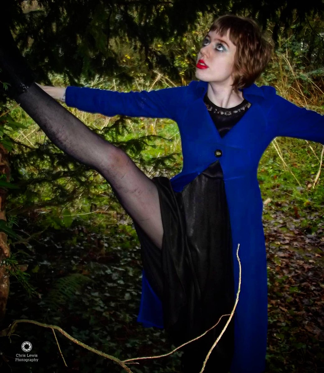 ChrisL_Photo's tweet photo. @kiidablu (from Instagram) stretching her leg. #Cardiff #location #locationshoot #outside #outdoors #nature #HowardianNatureReserve #cardiffphotography #photographer #photography #welshmodel #localmodel #cardiffmodel https://t.co/dxDWfh0HDO