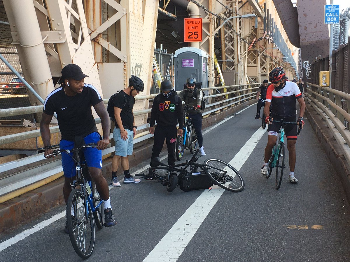12stTales's tweet image. Just witnessed a bad cyclist-scooter crash on the Queens bridge. Fallen bike made conditions even narrower and scarier and more tense. We need #MoreSpaceQBB now!! How can we have more riders here than the Manhattan bridge and half the space? People are getting HURT
