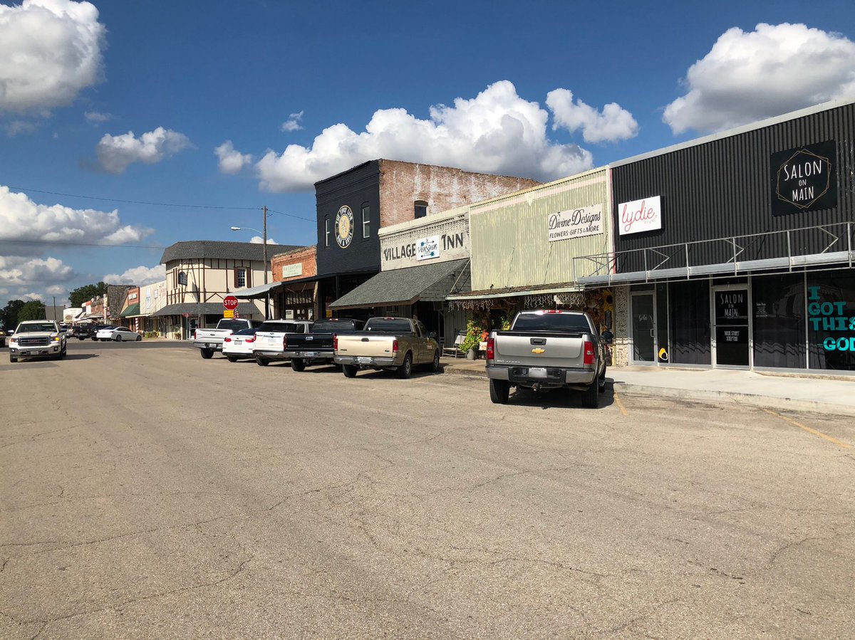 BackyardSilver's tweet photo. @TracesofTexas We’re located about 3 miles from here so we just stopped by to take a photo of what this area looks like today! Love this community! The nicest people 😊. #WestCommaTexas https://t.co/kjtoTxxLYP