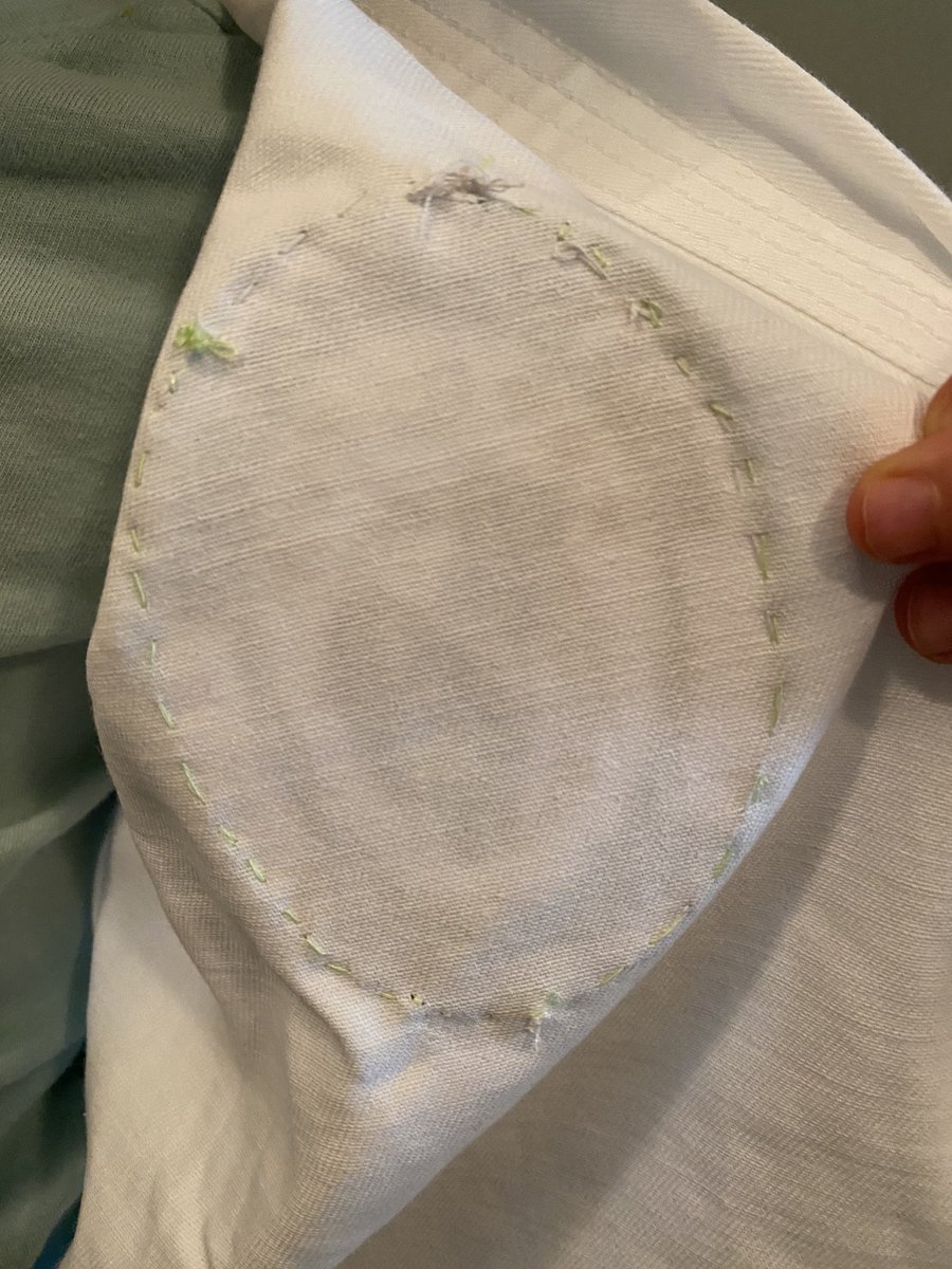 SharonChenTV's tweet photo. Earned my #MomStripes today. It’s probably my biggest #MomProject yet, I had to sew a patch onto #MyBug’s Karate #Ghee and it’s even on straight! 🏅 🏆
#NoBloodShed #NoCrazyStrings #NotIronOn #PatchWork #sewingproject #MomMedal https://t.co/CgFJAS31kT