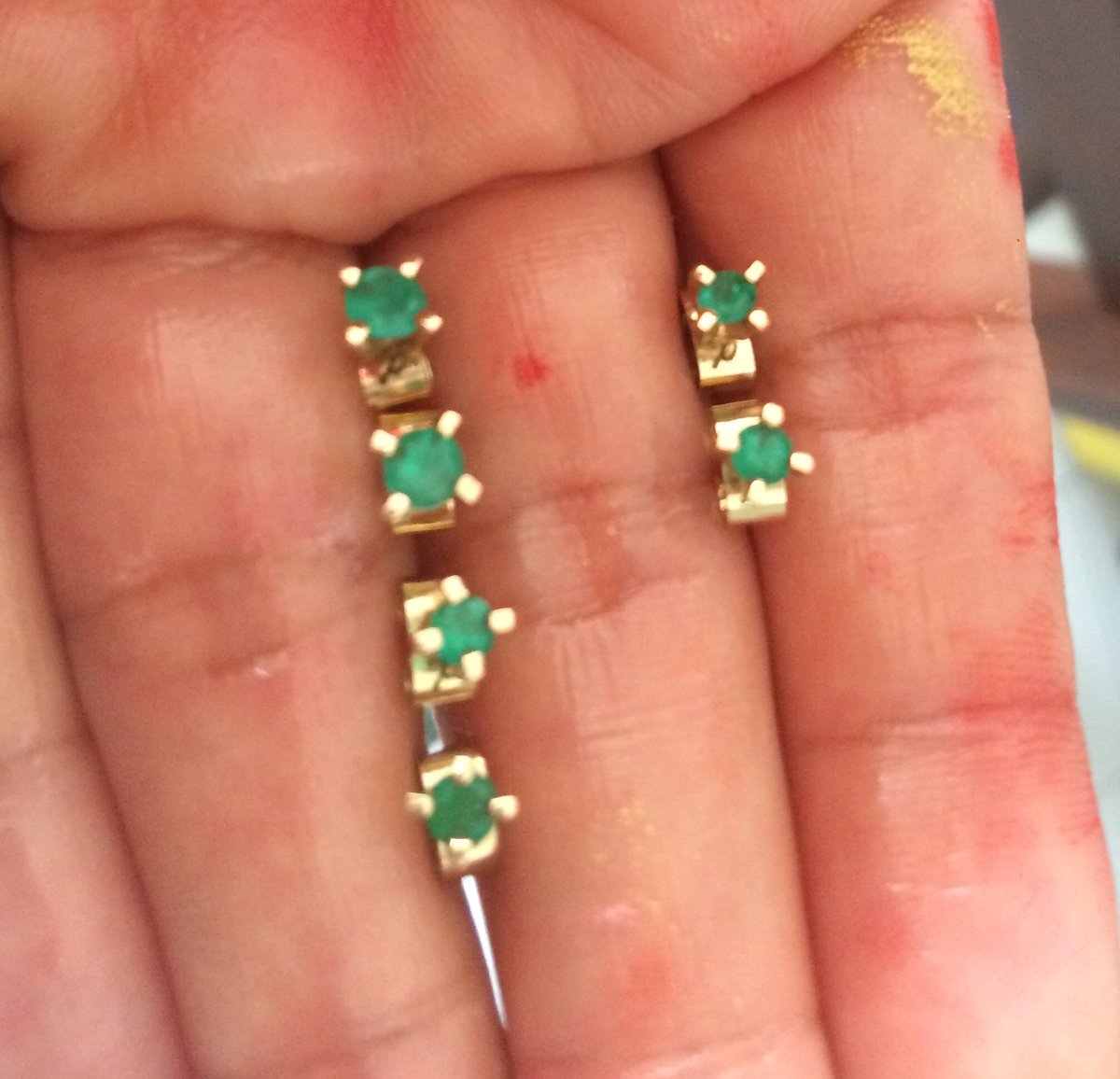 xpolancoplaza's tweet photo. “Esmeraldas Colombianas”
“Colombian Emeralds”
#gems #jewerlyaddict #jewel #colombianemerald #gold #ering #green #goodcolor #ArtistOnTwitter #artist https://t.co/hxf8v7B0Q4