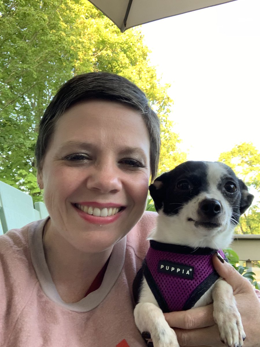 UAdvocateU1's tweet photo. Hanging with this cool bitch ;) https://t.co/Pf3gWxKCXQ