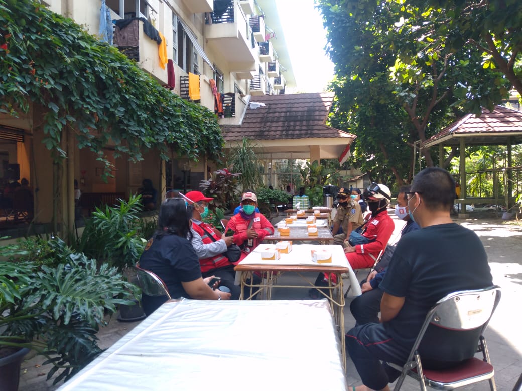 muhammad_eksan's tweet photo. Melakukan suatu negosiasi sangat penting kordinasi sangat penting untuk mendapatkan hasil yg sesuai kita harapkan. Satgas covid19 pmi kab sleman melakukan kordinasi sebelum dan sesudah Giat berlangsung.

@pmi_sleman @pmi_diy @RelawanPMISlmn 
#lawancovid19 https://t.co/ArW9b5vEEC