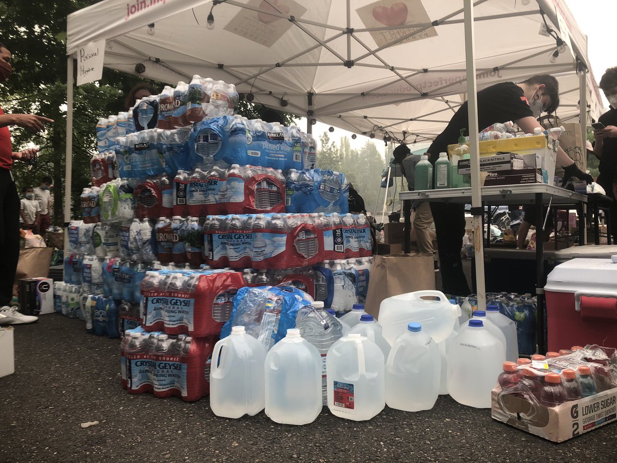 Next to Holladay Park, where the mutual aid group EWOKS, which started up during the Portland Protests, is giving out supplies to the people impacted by the Oregon forest fires.  #fires  #OregonFires  #portland