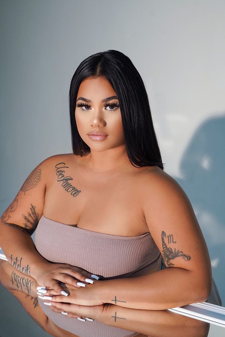Cardashlash's tweet photo. Wearing lashes in the style “PRINCESS” CLEAR BAND✨
@faithyxomakeup killed this look on the one & only @realprincessmae 🔥🔥🔥
RESTOCKING SOON! STAY TUNED!
NEW LASH STYLES DROPPING TOMORROW✨
https://t.co/SuLSJTaVbF
#makeup #princessmae #lashlove #cardashlash #princesslashes https://t.co/PlHcRvAe2C