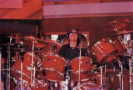 Neil Peart! The Professor! Happy Bday!
Wish he was still with us!    