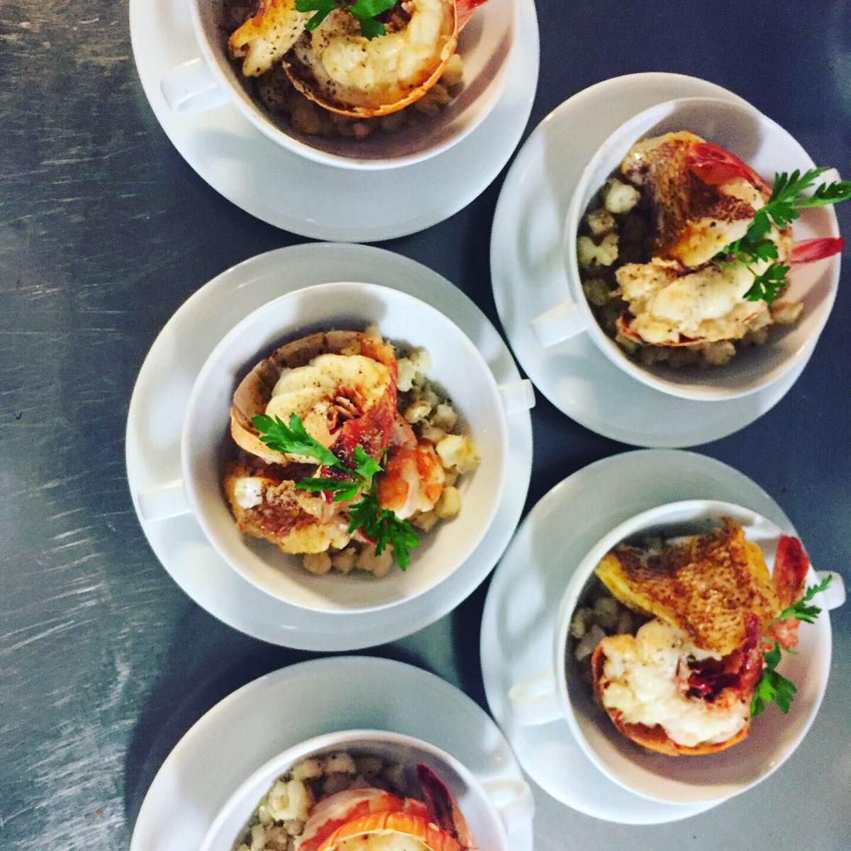 RestLesCepages's tweet photo. Pozole de Mariscos 🦞 🦐 🐟!!   Menú Franco-Mexicano de 4 tiempos. Incluye copa de Vino. Reservaciones 998 8021093 https://t.co/Ns8oh5efSB