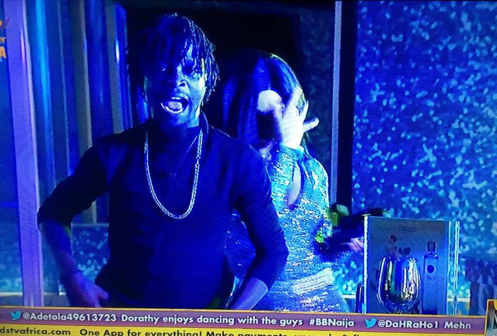 DeleOwaAfolabi's tweet photo. Hit me ♥️🔄 if you are feeling Laycon and Nengi tonight 💯Chai❗️
he’s on fire🔥
#iCONs💡
#BBNaija
#BBNaijaLockdown
#TurnUpWithLaycon
#PartyWithCirocXLaycon
#LayconOnYouTube
#CirocFashionParty
#AGirlLikeNengi
DJ Xclusive
Ice Prince https://t.co/6TN81h25kZ