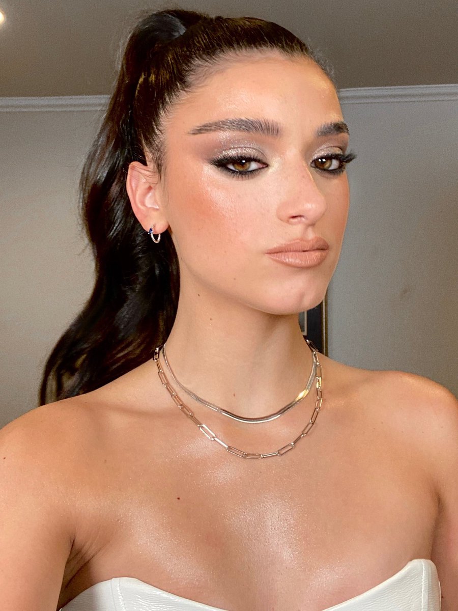 dixiedamelio's tweet image. hi i wanted to post these here