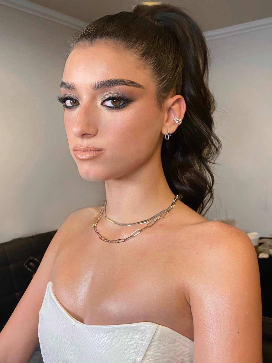 dixiedamelio's tweet image. hi i wanted to post these here