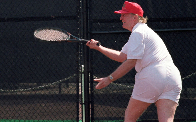 @Yazooming @wanaoni_michael @HKrassenstein @realDonaldTrump no, they do have a candidate, and it's biden. biden is more mentally fit than trump, that's for sure. he's also more physically fit. biden can ride a bike while trump struggles to get down a ramp. look at this fat ass #TrumpIsUnfit
