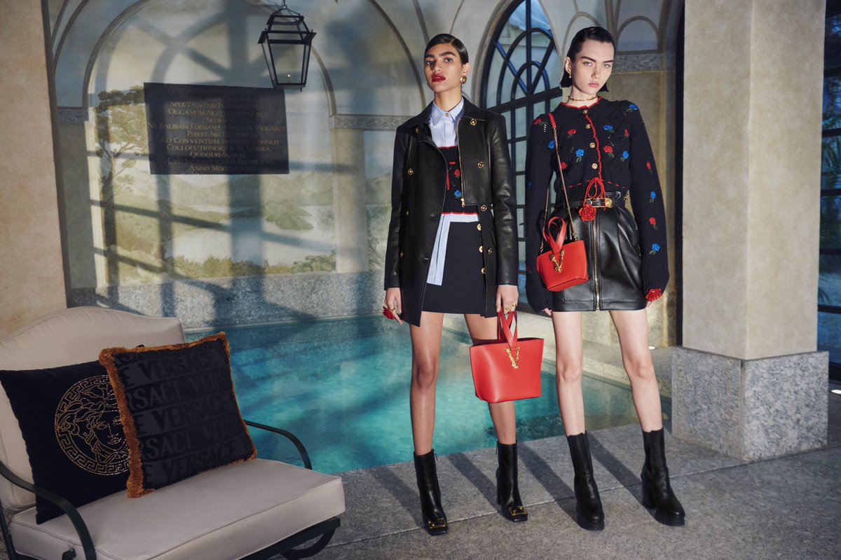 Versace's tweet photo. Leather layers - #VersacePreFall20 introduces new silhouettes.
Discover more: https://t.co/mhhshAW0Na https://t.co/3lIRiKFCNg