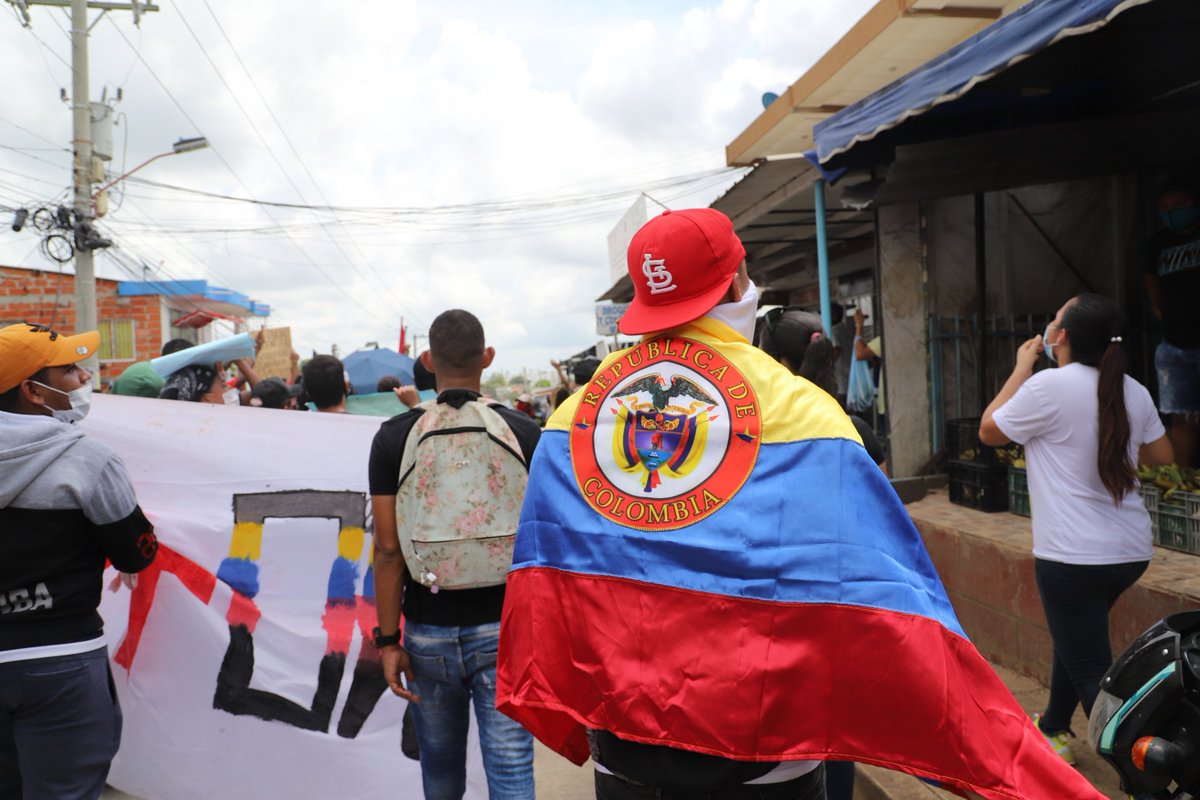 LaChivaCo's tweet photo. #InformaChiva 📣 | ¡Respeto! y ¡Justicia! Fueron los lemas que acompañaron a unas 500 personas que hicieron parte de la marcha en #Cartagena y que inició en el sector Bomba del Amparo, hasta el #CentroHistórico. https://t.co/PrfNEttRic