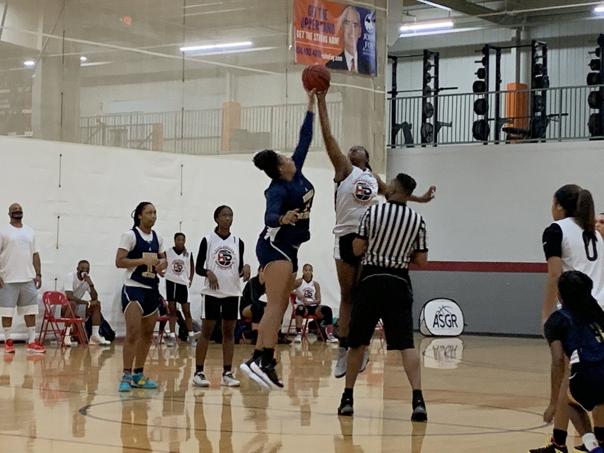#DeepSouthClassic 17U

<a href="/Georgia_Metros/">Georgia Metros</a> vs. <a href="/HoopDreamsAAU/">www.HoopDreamsAthletics.com</a>