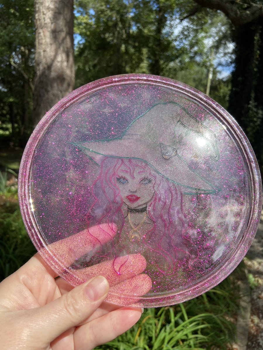 HeatherTarot's tweet photo. New resin piece 💚 https://t.co/ywpBk30r8x