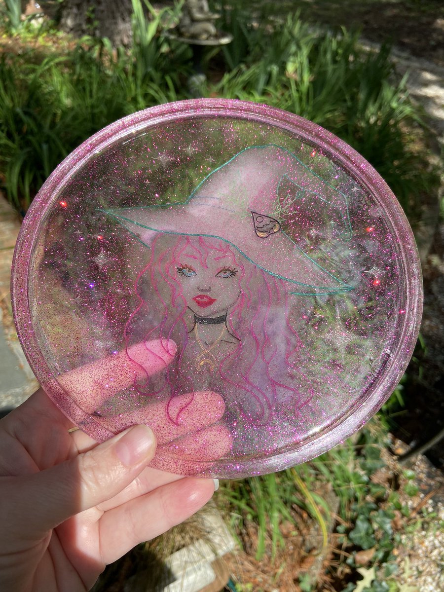 HeatherTarot's tweet photo. New resin piece 💚 https://t.co/ywpBk30r8x