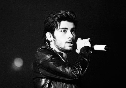 zayn is a literal sun, stop trying to make him look bad